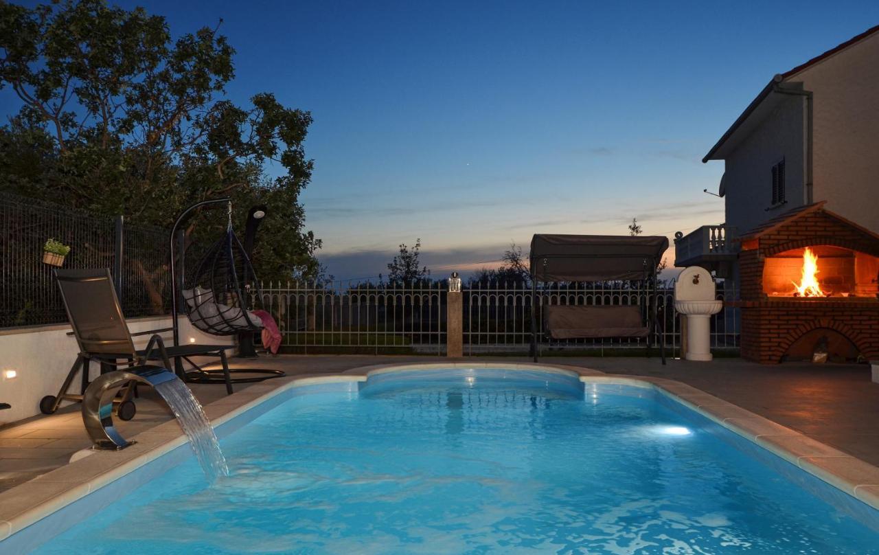 Apartment With Heated Pool And Sea View Трогір Екстер'єр фото