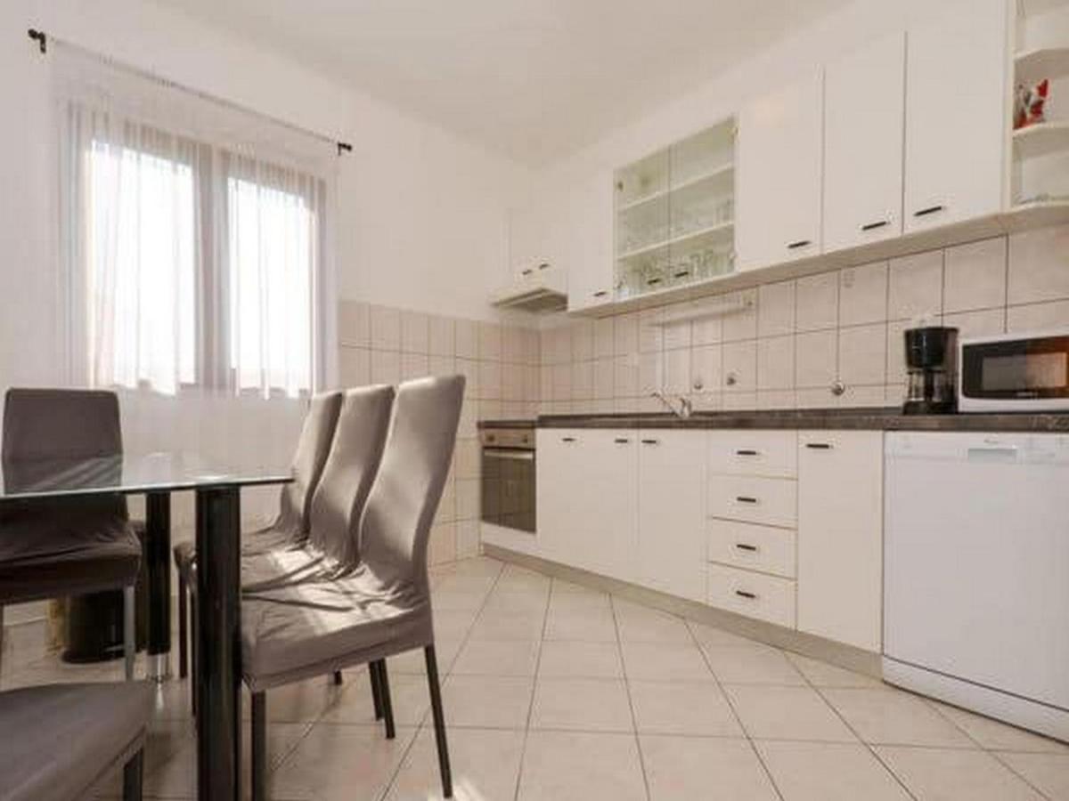 Apartment With Heated Pool And Sea View Трогір Екстер'єр фото