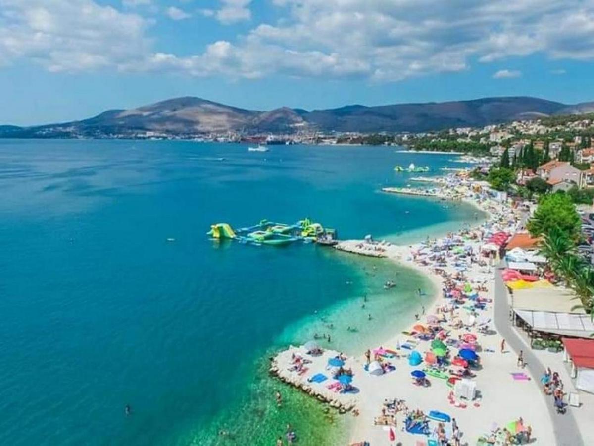 Apartment With Heated Pool And Sea View Трогір Екстер'єр фото