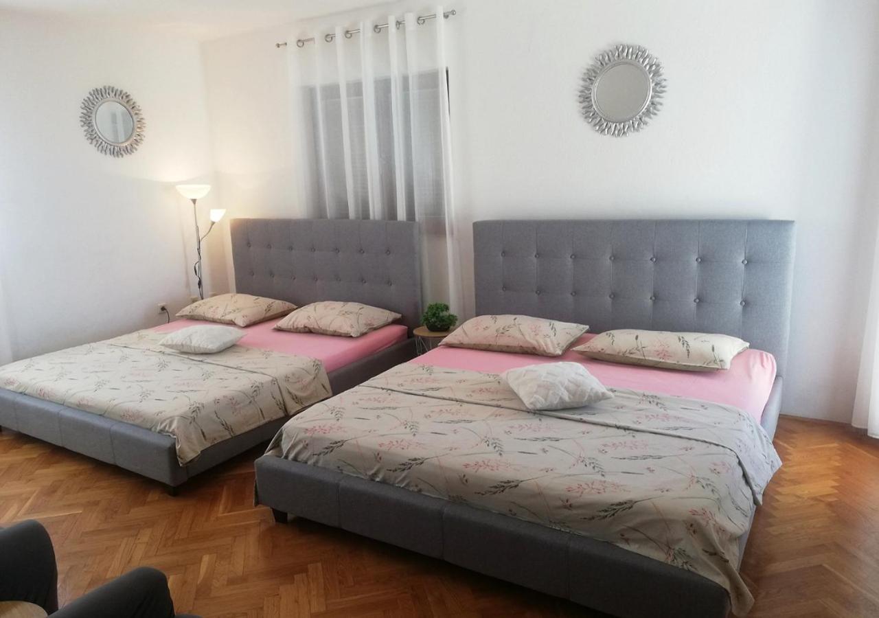 Apartment With Heated Pool And Sea View Трогір Екстер'єр фото