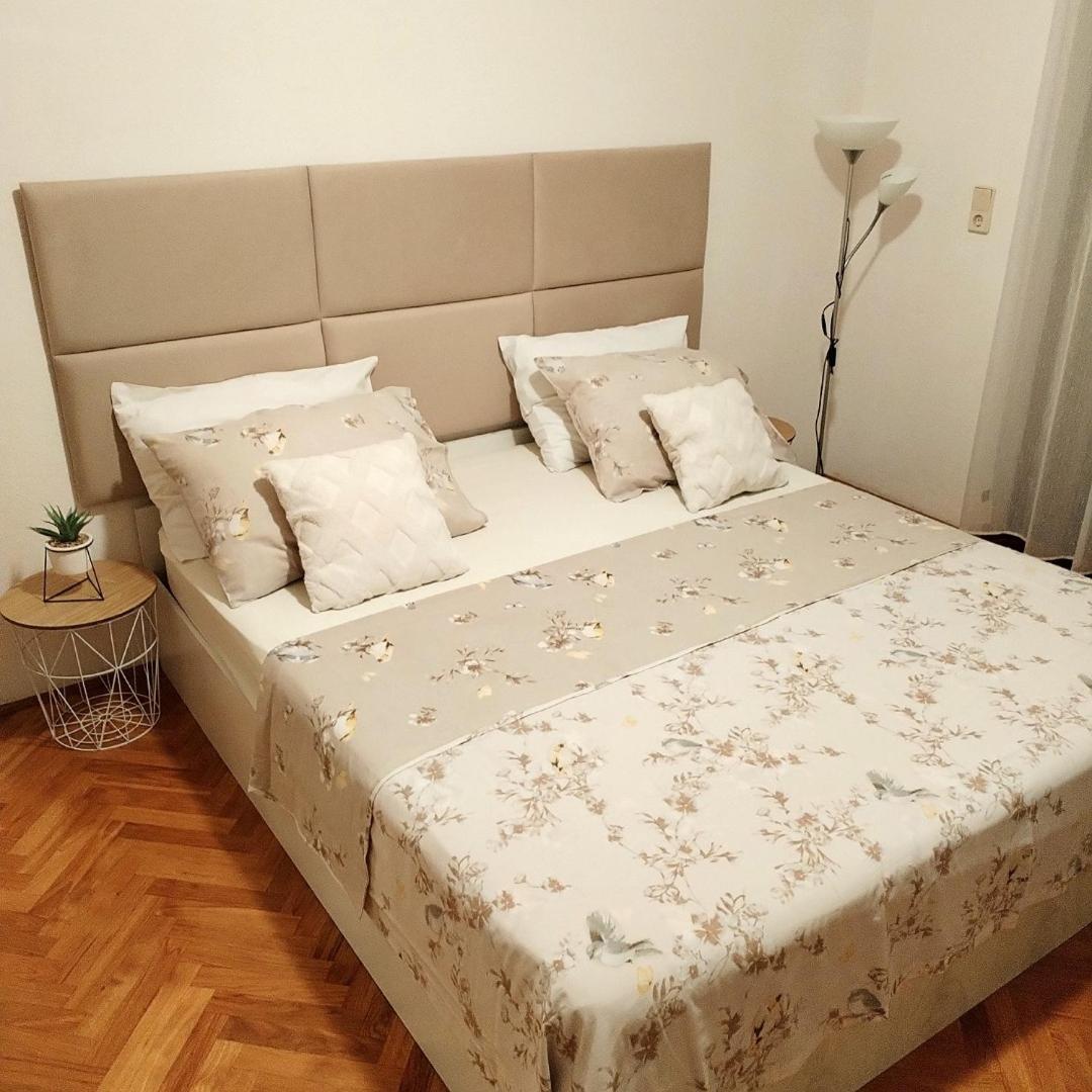 Apartment With Heated Pool And Sea View Трогір Екстер'єр фото